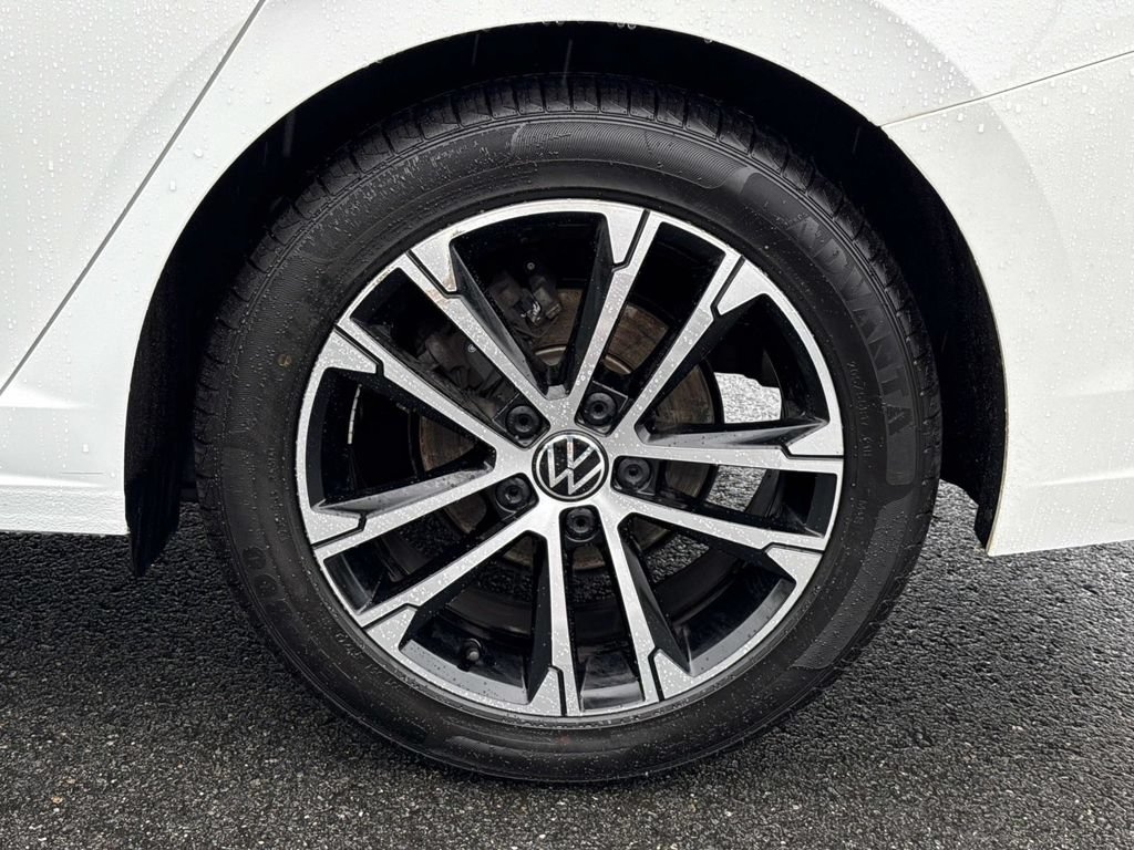 Certified 2024 Volkswagen Jetta Sport FWD image 6