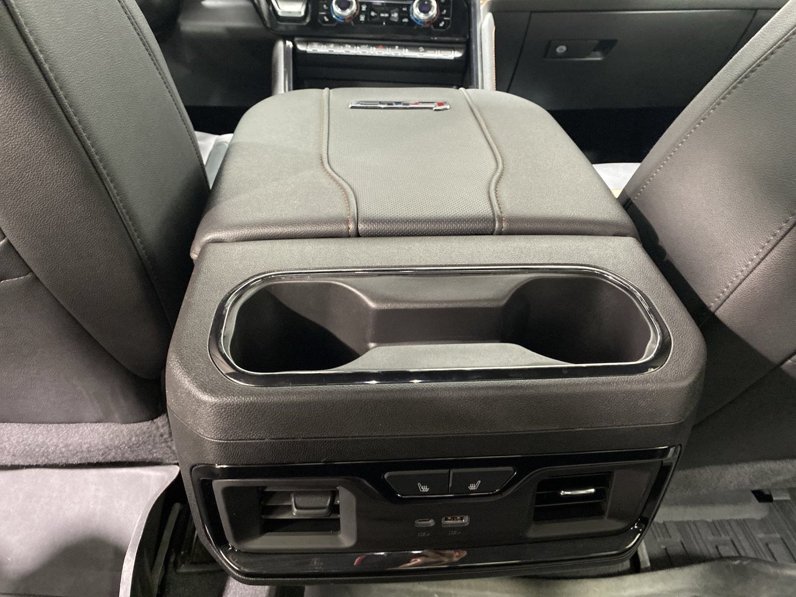 Used 2024 GMC Sierra 2500 AT4 w/ AT4 Premium Plus Package AWD/4WD image 21