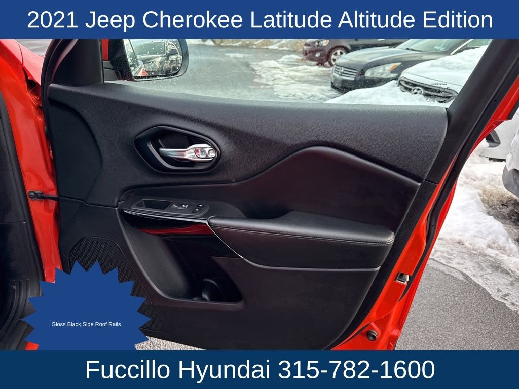 Used 2021 Jeep Cherokee Latitude Plus AWD/4WD image 13