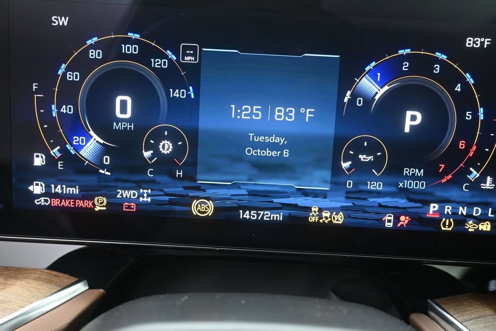 Used 2025 Chevrolet Suburban High Country AWD/4WD image 11