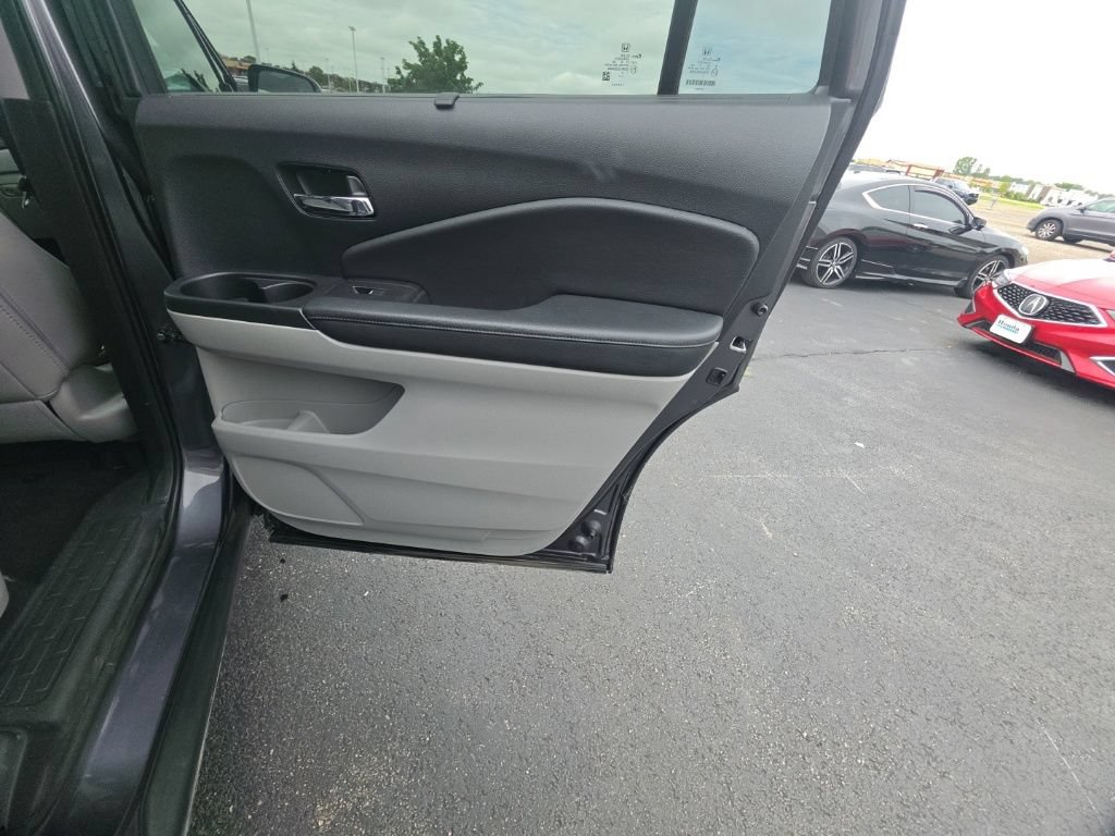 Certified 2019 Honda Pilot Touring image 30