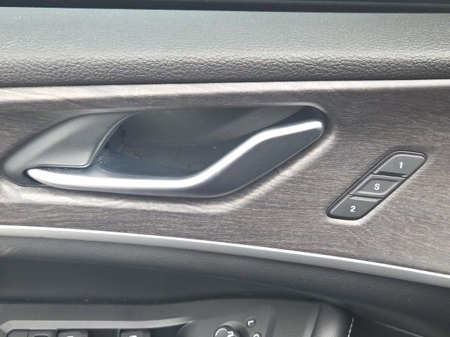 Used 2023 Jeep Grand Cherokee L Limited w/ Luxury Tech Group II image 25