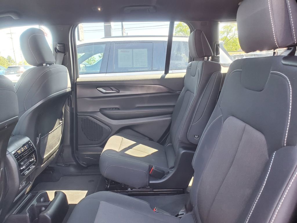 Used 2025 Jeep Grand Cherokee L Laredo AWD/4WD image 30