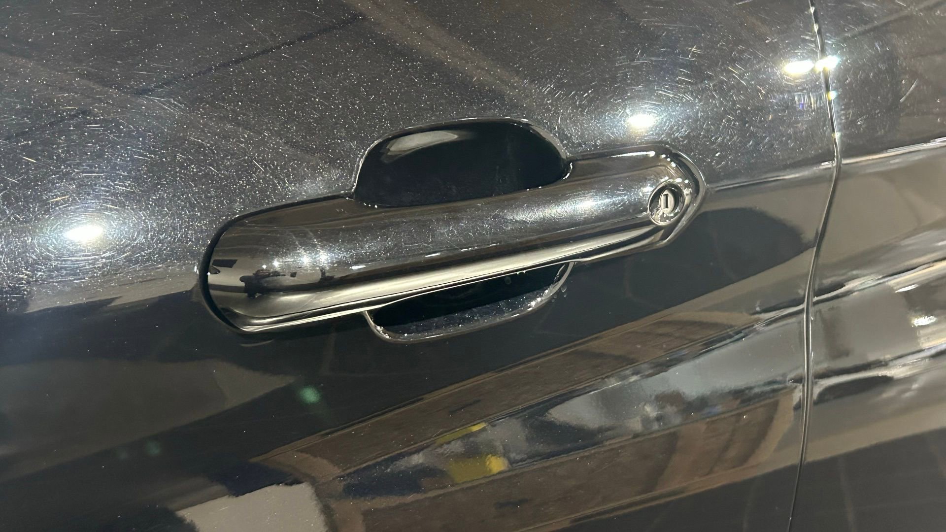 Used 2023 Ford Explorer XLT w/ Equipment Group 202A AWD/4WD image 22