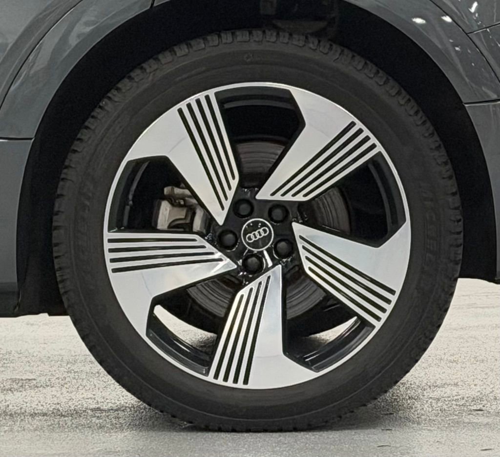 Used 2021 Audi e-tron Prestige AWD/4WD image 8