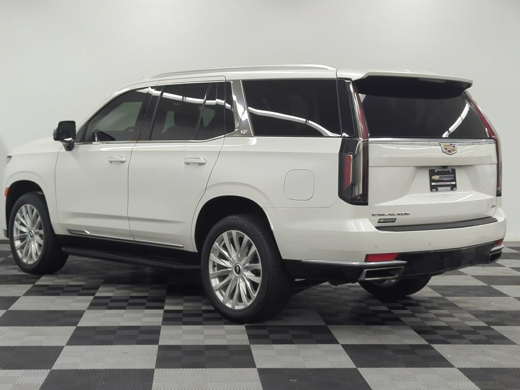 Used 2022 Cadillac Escalade Luxury w/ LPO, Floor Liner Package AWD/4WD image 5