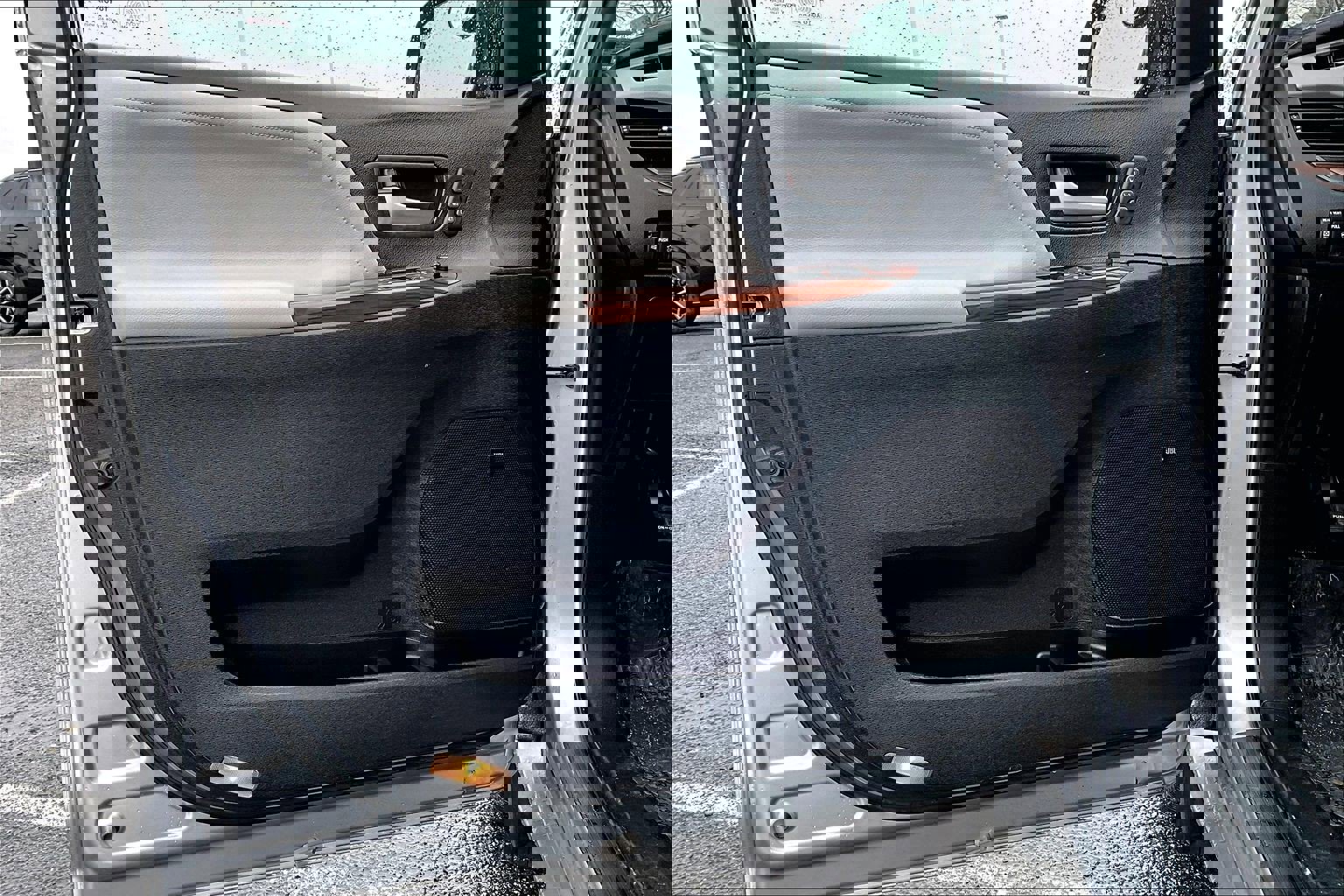 Used 2015 Toyota Sienna Limited Premium image 22