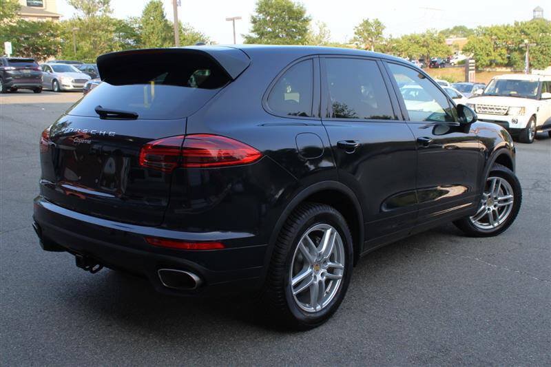 Used 2016 Porsche Cayenne w/ Premium Package AWD/4WD image 5