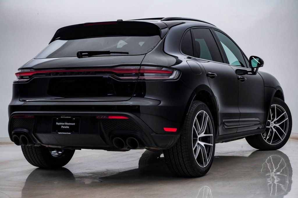 Certified 2025 Porsche Macan image 12