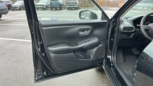 Used 2023 Honda HR-V LX image 8