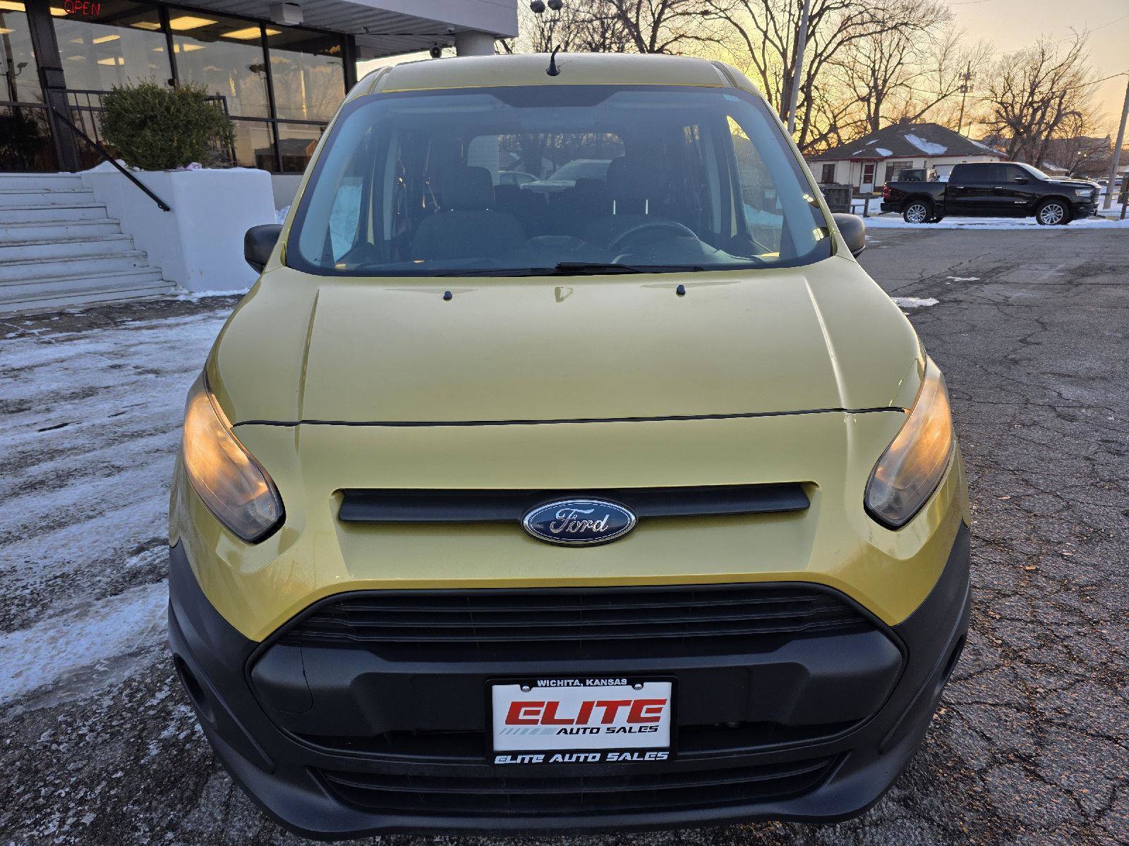 Used 2017 Ford Transit Connect XL image 2