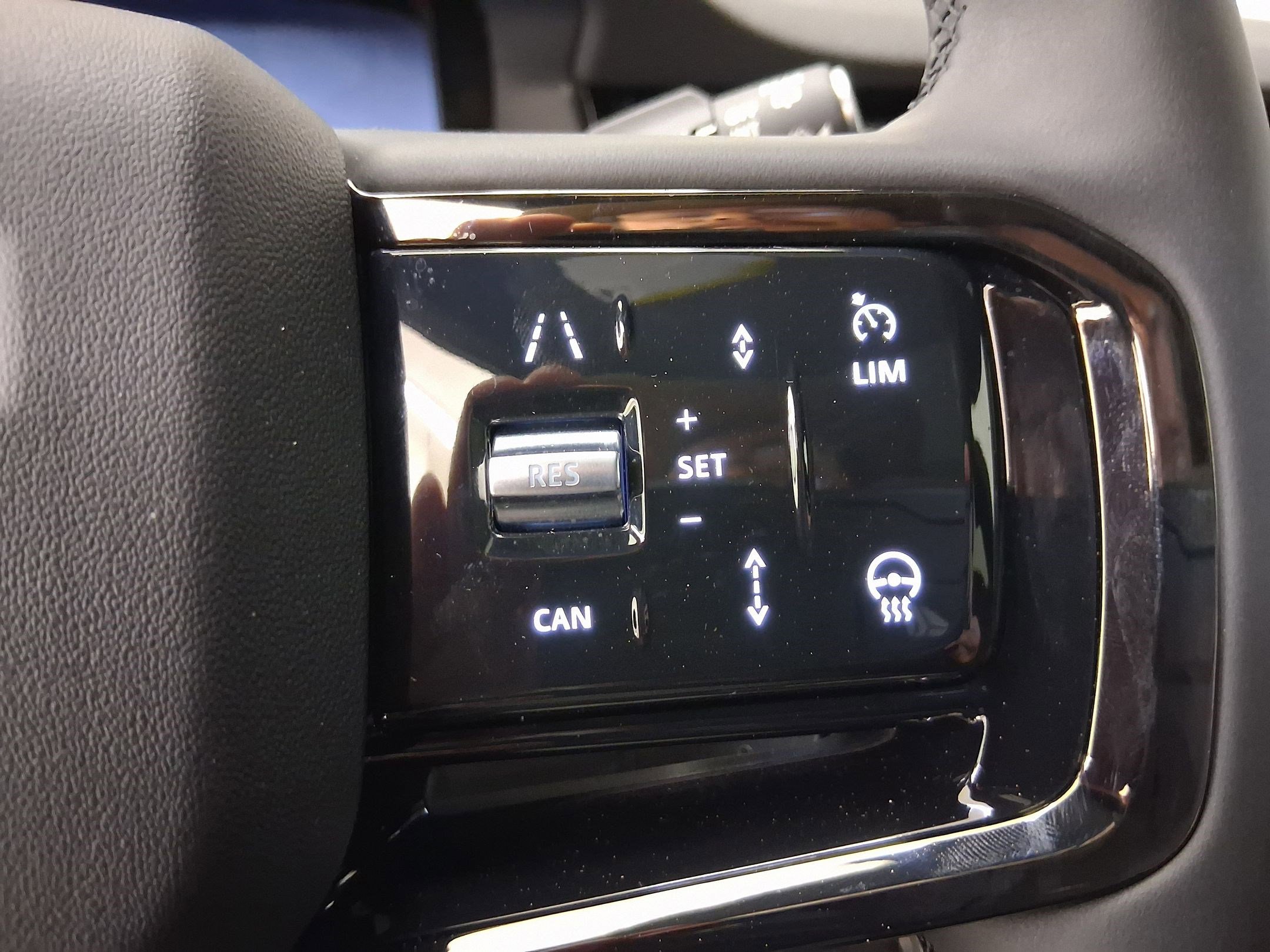 Used 2025 Land Rover Range Rover Evoque S image 24