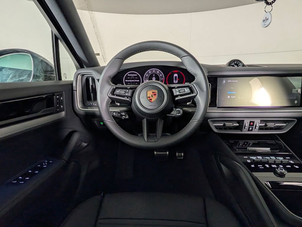 Certified 2025 Porsche Cayenne S image 21