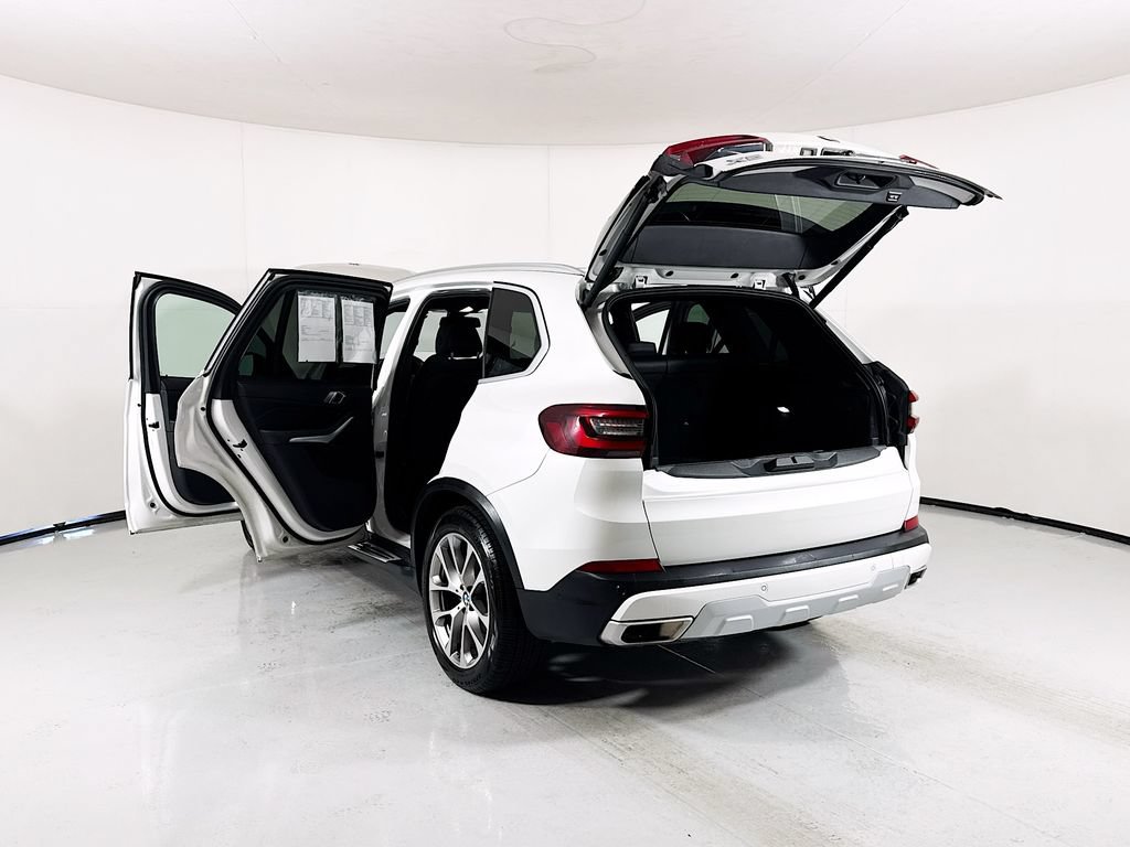 Used 2023 BMW X5 xDrive40i w/ Premium Package AWD/4WD image 23