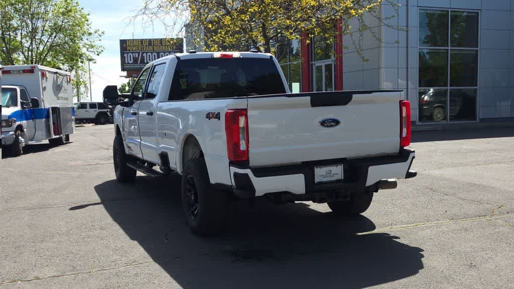 Used 2023 Ford F350 XLT AWD/4WD image 7