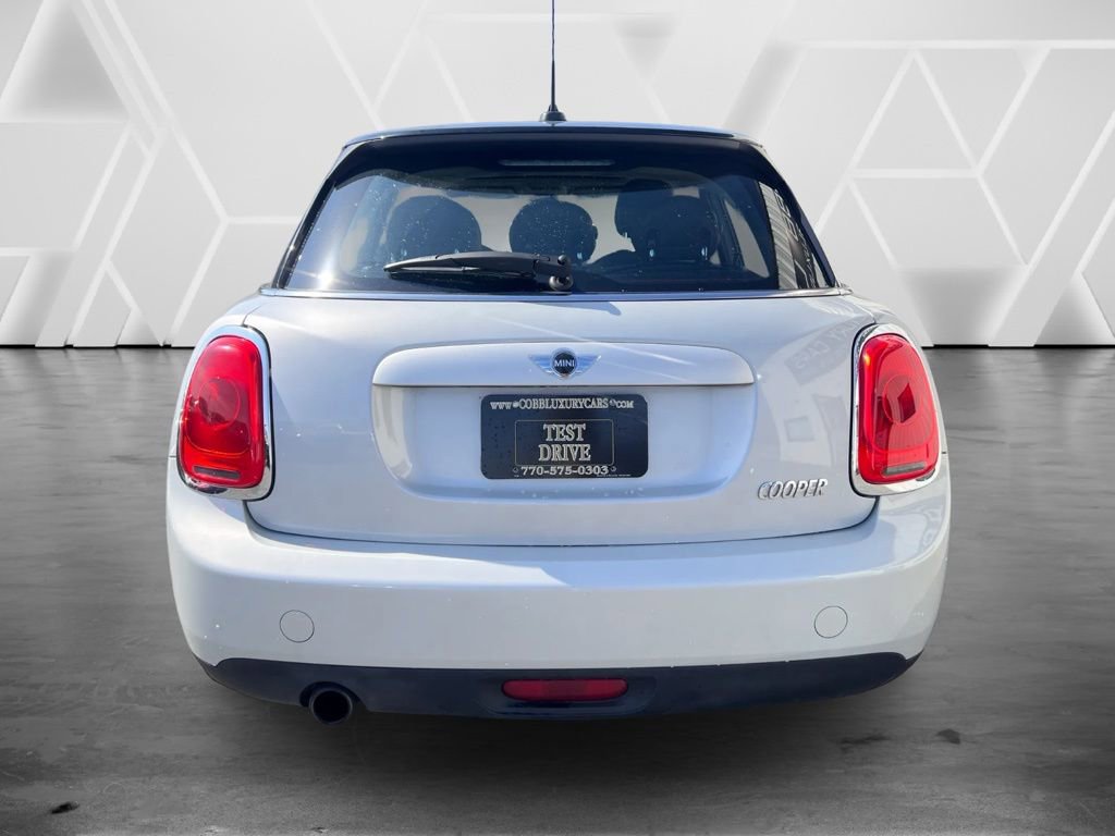 Used 2015 MINI Cooper 4-Door Hardtop image 10