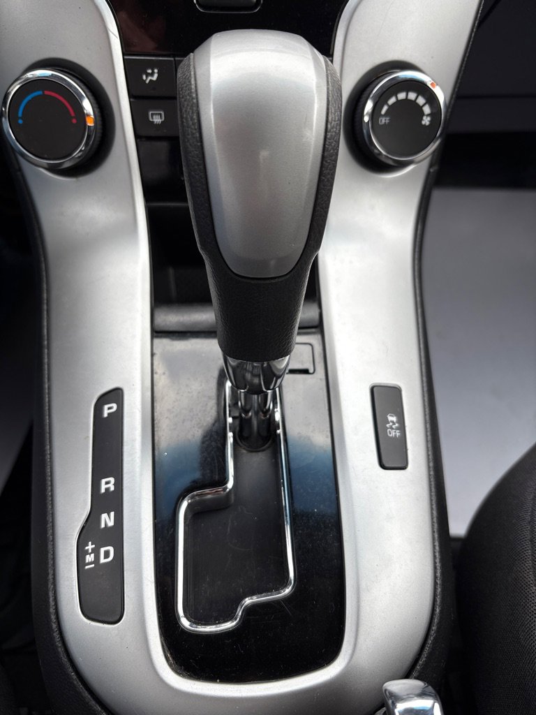 Used 2014 Chevrolet Cruze LS image 14