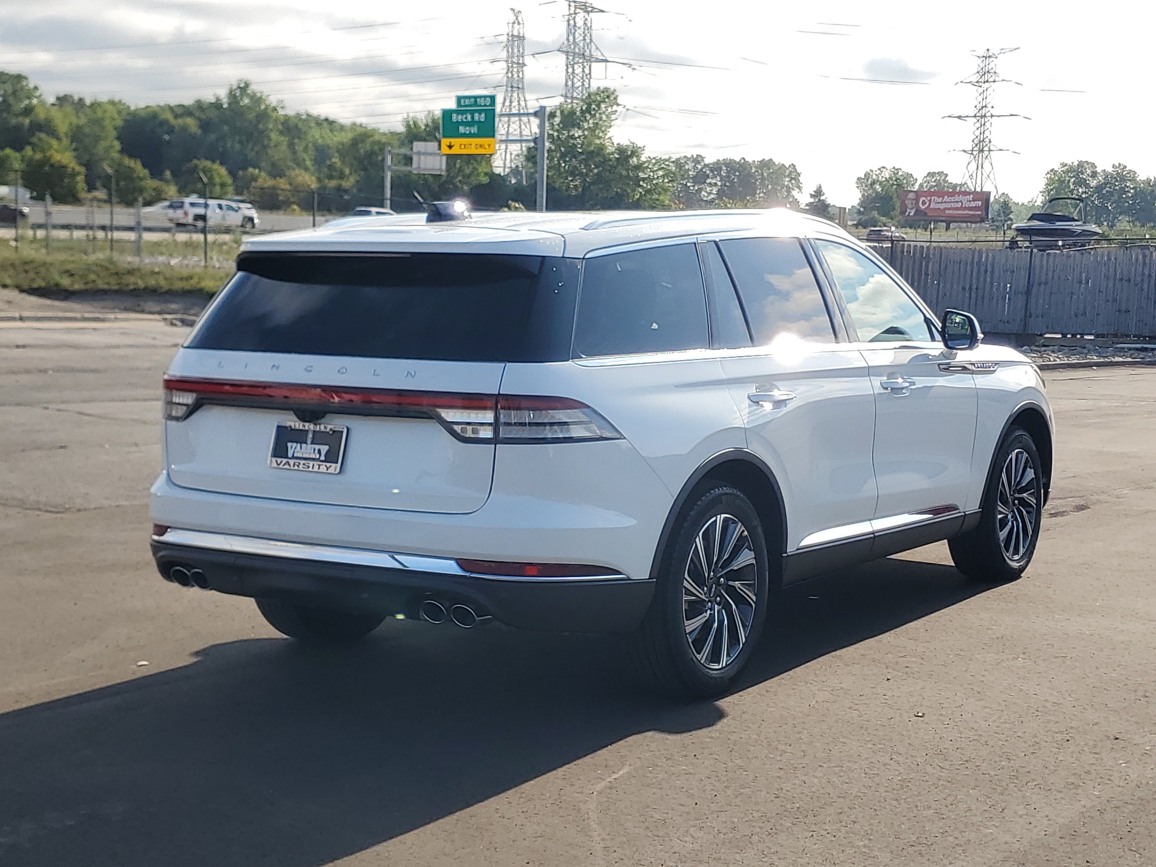 New 2026 Lincoln Aviator AWD image 4