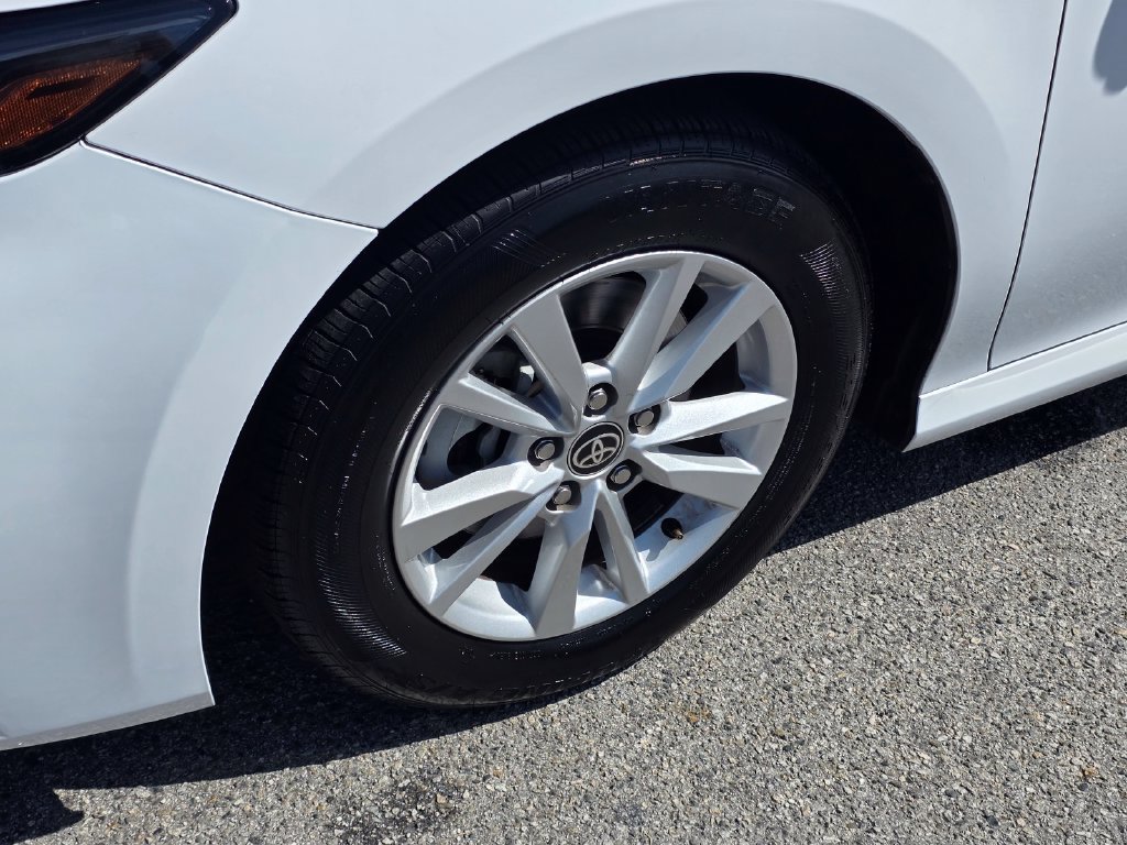 Used 2025 Toyota Camry LE FWD image 11