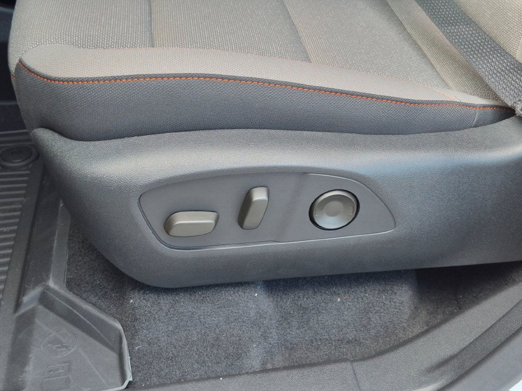 New 2026 Chevrolet Traverse LT w/ LPO, Floor Liner Package FWD image 17