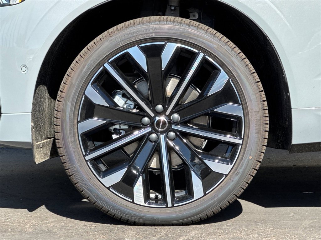 New 2026 Volvo XC60 B5 Ultra w/ Protection Package Premier image 25