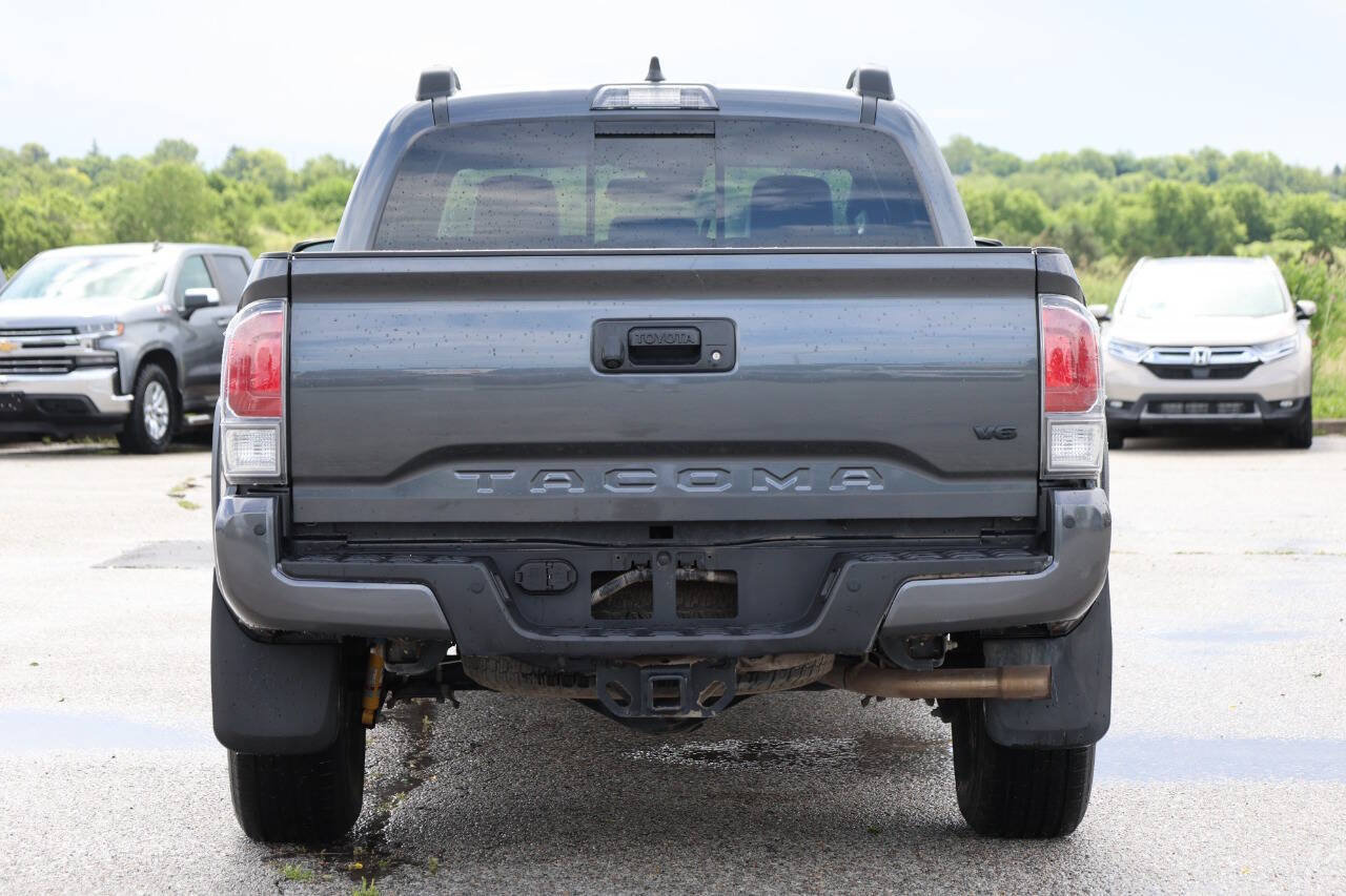 Used 2020 Toyota Tacoma TRD Off-Road w/ TRD Premium Off Road Package AWD/4WD image 10