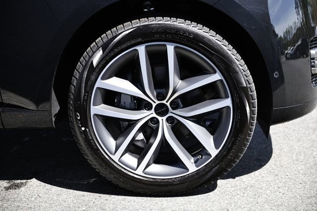 New 2026 Land Rover Range Rover Long Wheelbase SE image 13