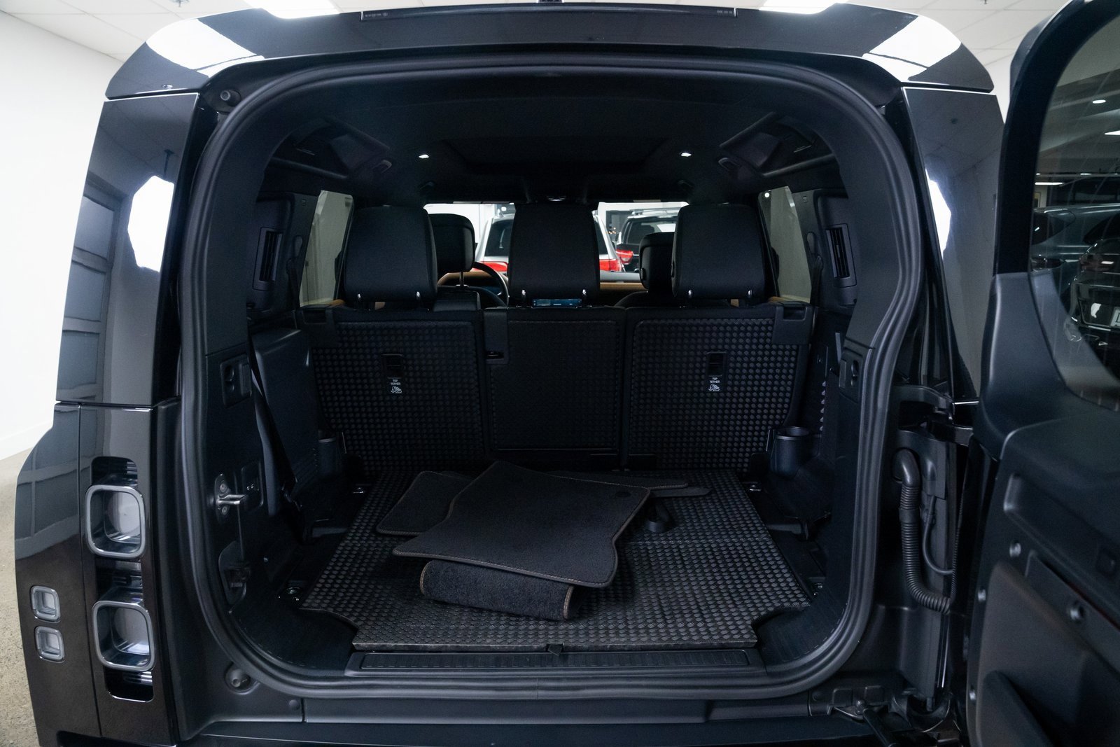 Used 2021 Land Rover Defender 110 X image 8