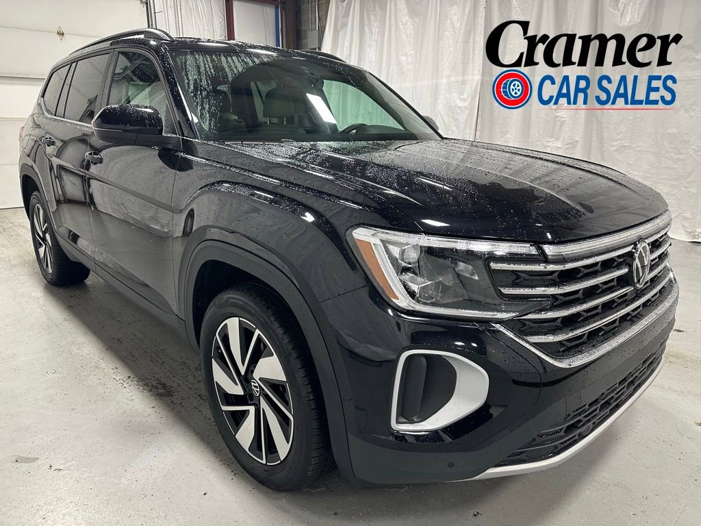 Used 2025 Volkswagen Atlas SE AWD/4WD image 1