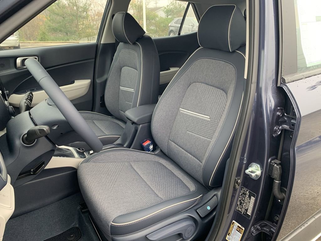 New 2025 Hyundai Venue Limited image 13