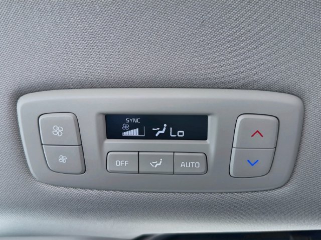 Used 2025 Kia Carnival EX FWD image 45