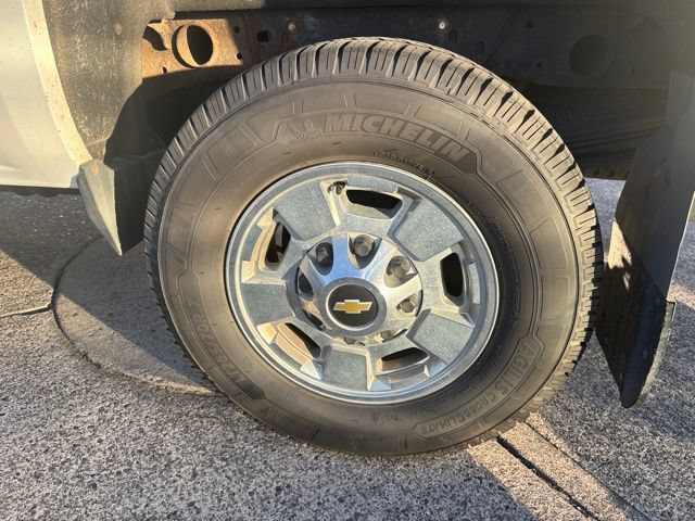 Used 2015 Chevrolet Silverado 2500 LT AWD/4WD image 11