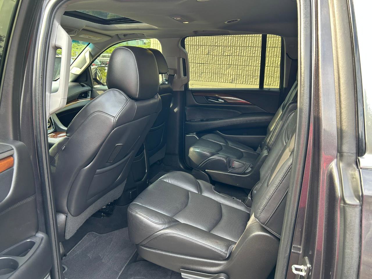Used 2018 Cadillac Escalade ESV Luxury AWD/4WD image 14
