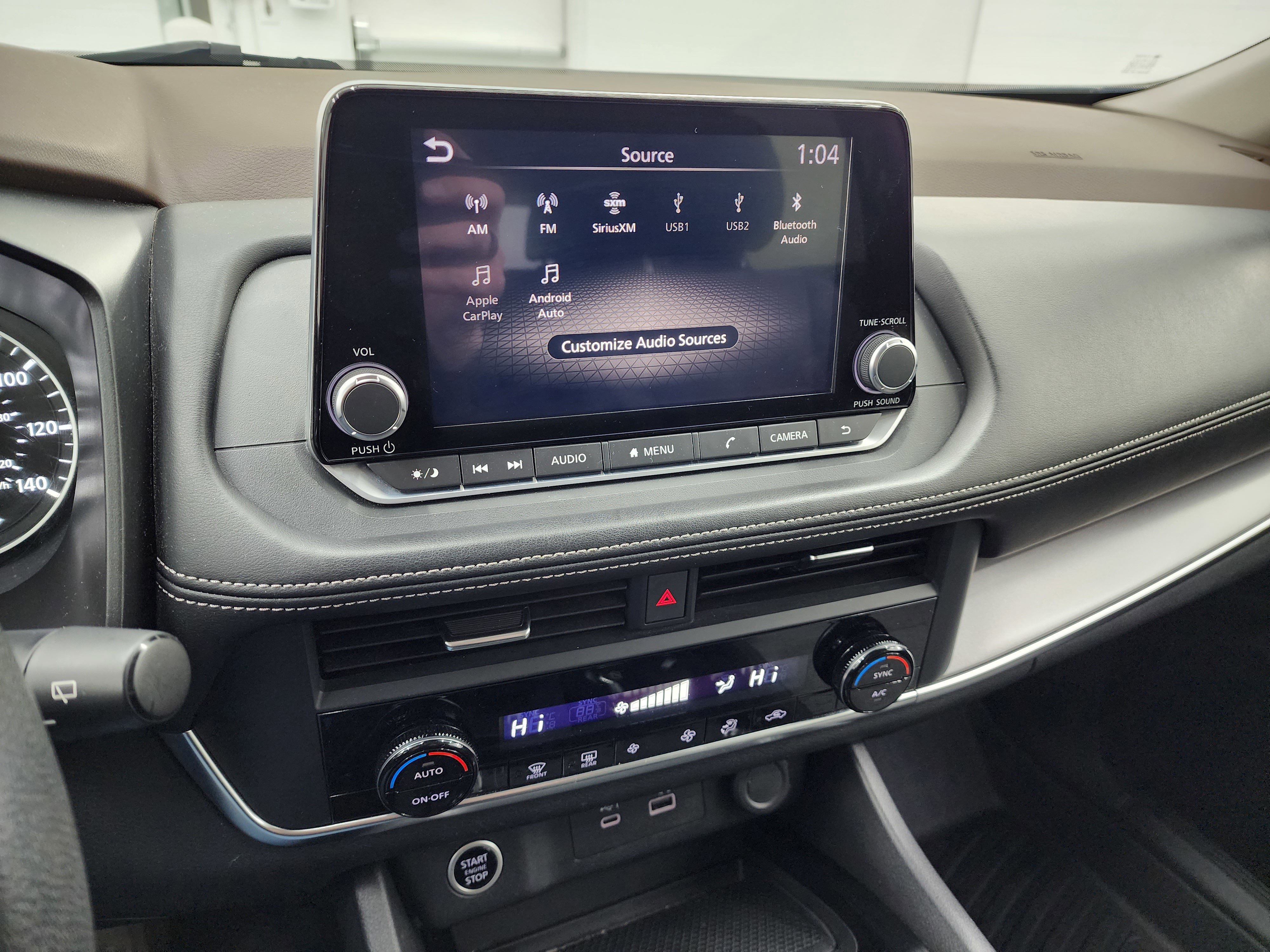 Used 2023 Nissan Rogue SV image 11