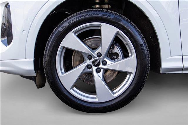 Certified 2025 Audi Q5 Premium Plus w/ Premium Plus image 9