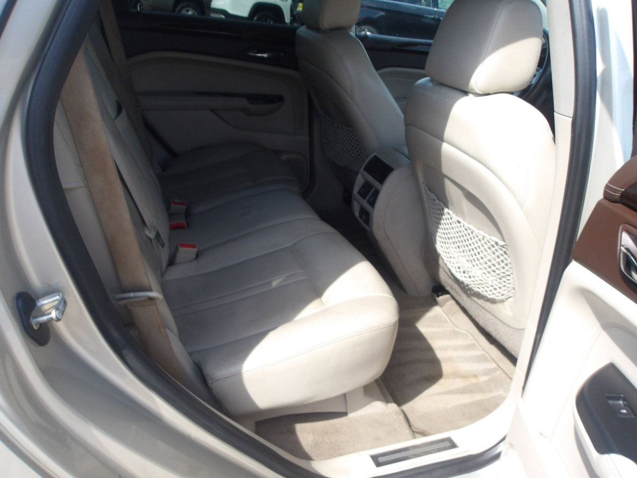 Used 2013 Cadillac SRX Luxury w/ Driver Awareness Package image 8