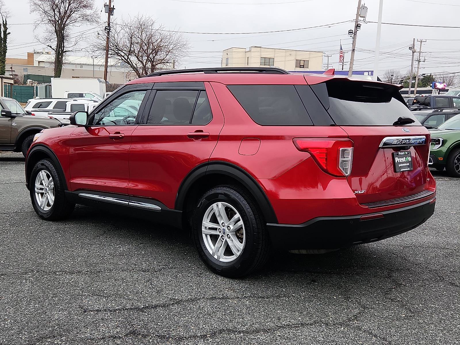 Used 2020 Ford Explorer XLT w/ Comfort Package image 6