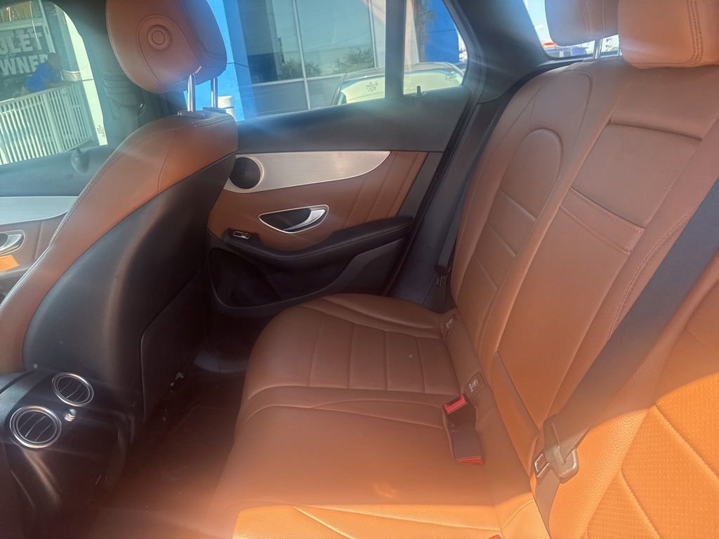 Used 2021 Mercedes-Benz GLC 300 image 14