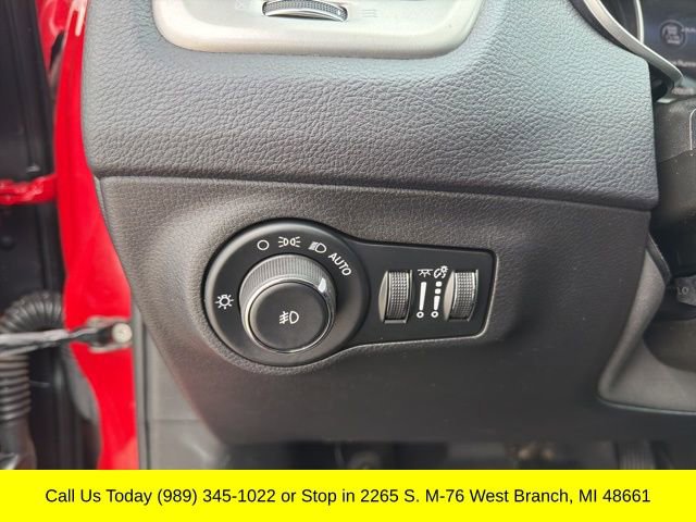 Used 2018 Jeep Compass Latitude w/ Popular Equipment Group image 27