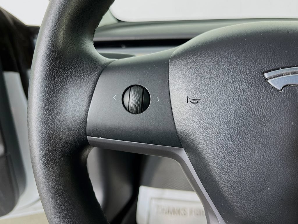 Used 2020 Tesla Model 3 Standard Range RWD image 14