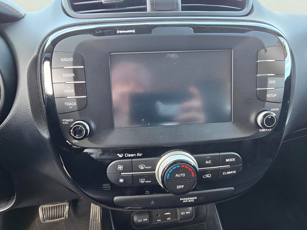 Used 2018 Kia Soul ! FWD image 21