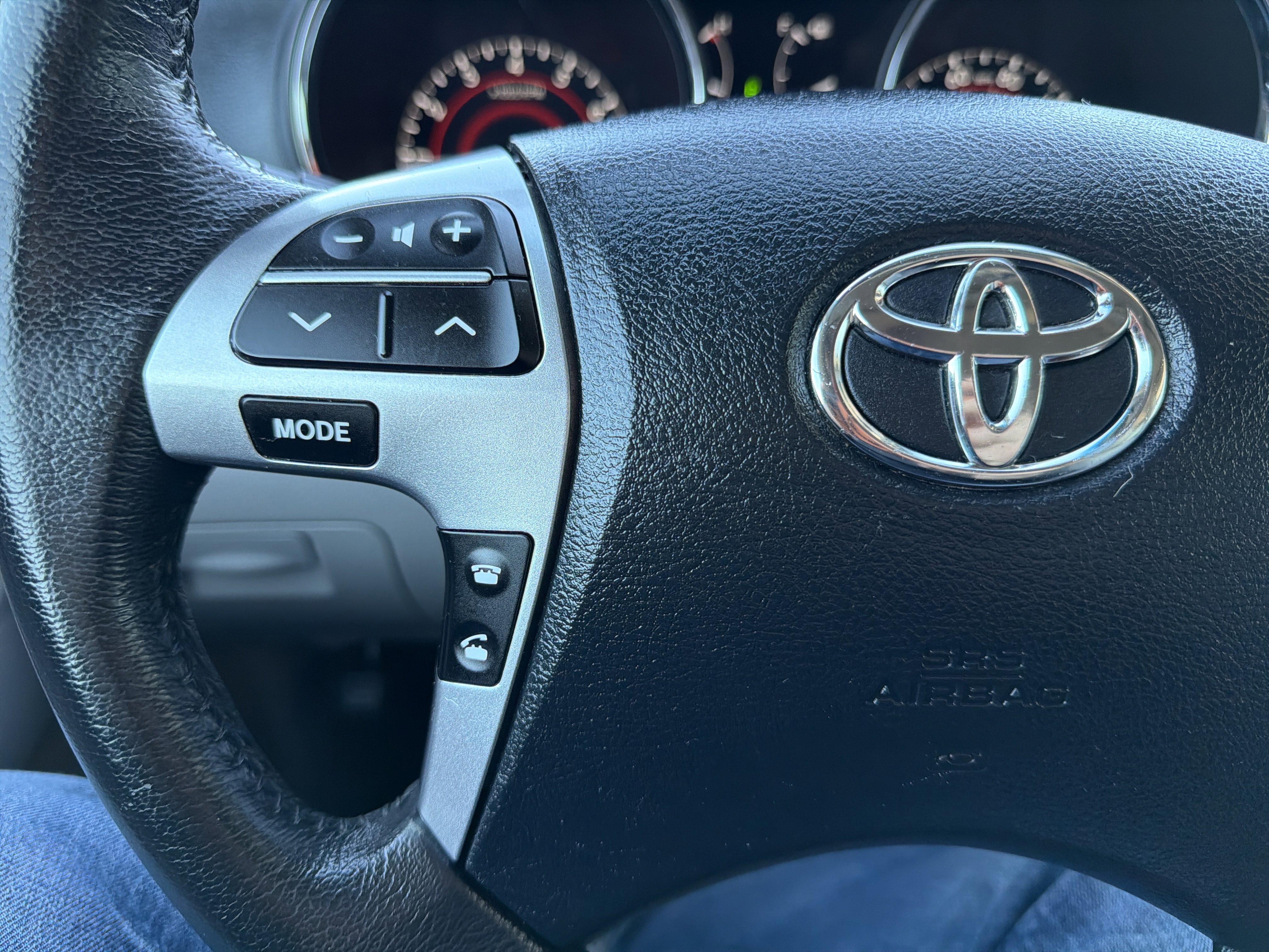 Used 2012 Toyota Highlander Limited image 17