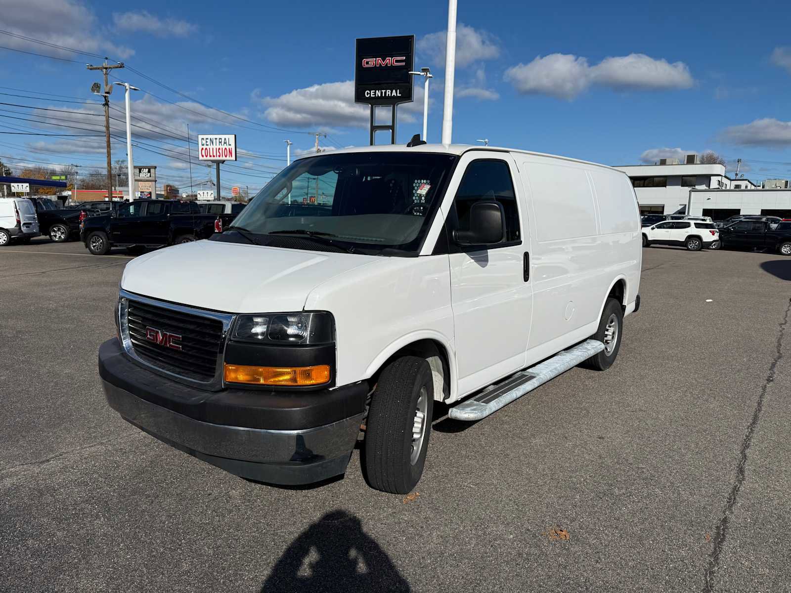 Used 2024 GMC Savana 2500 w/ Driver Convenience Package RWD image 3
