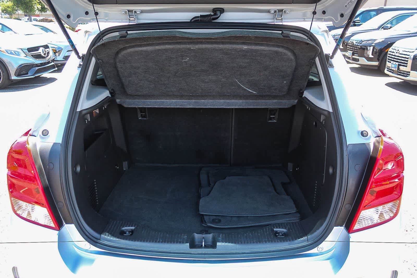 Used 2018 Chevrolet Trax LS AWD/4WD image 35
