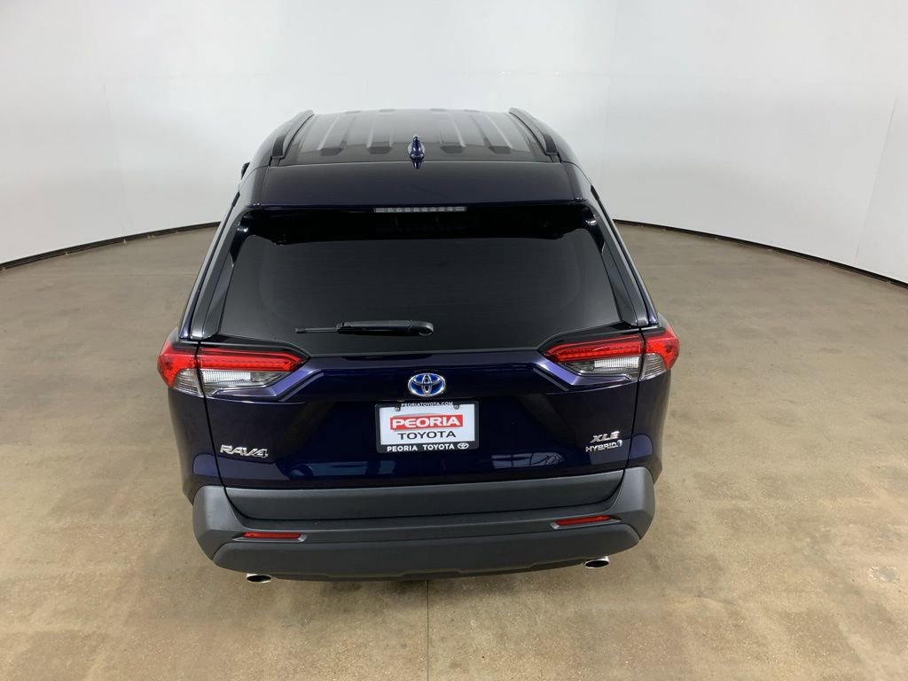 Used 2024 Toyota RAV4 XLE AWD/4WD image 11