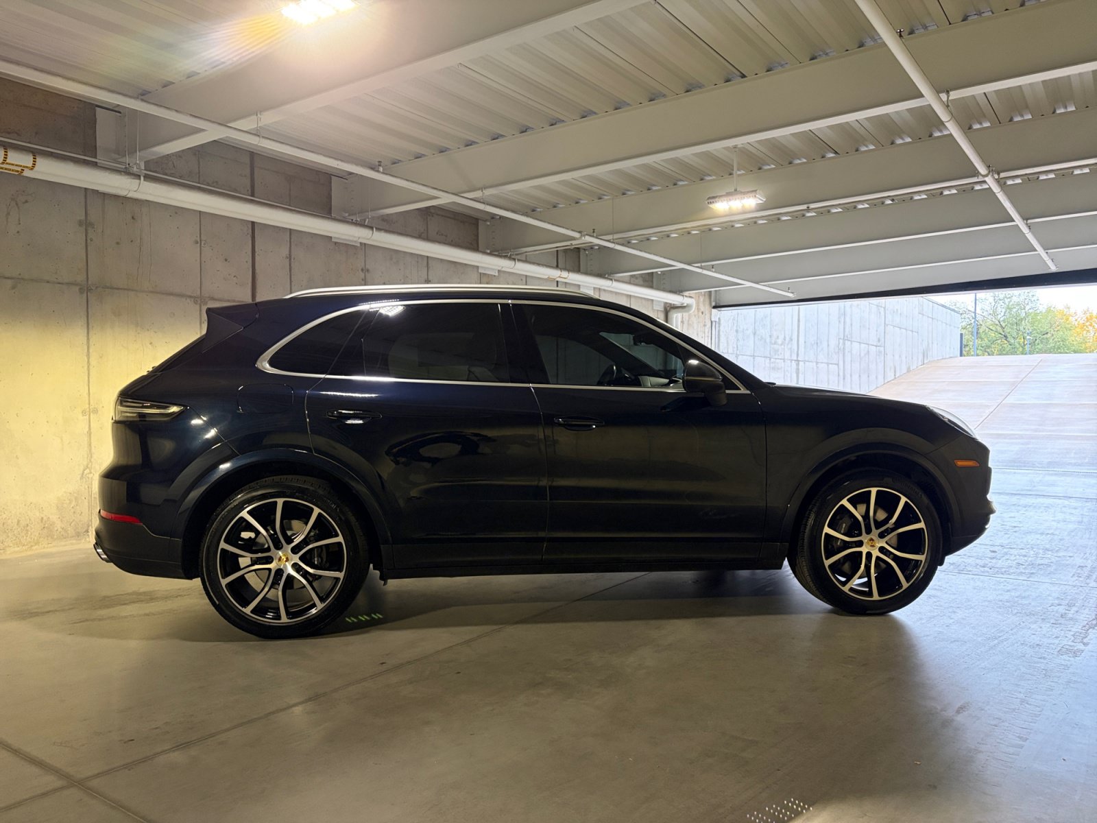 Certified 2023 Porsche Cayenne AWD/4WD image 8