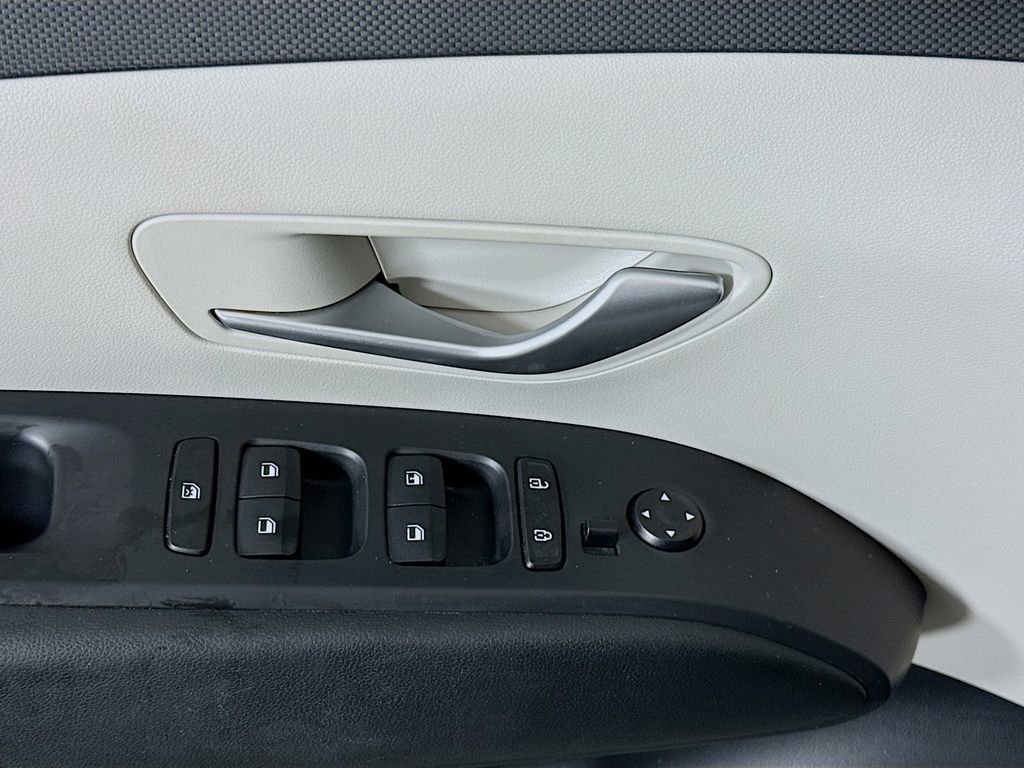 Used 2024 Hyundai Tucson SE image 22