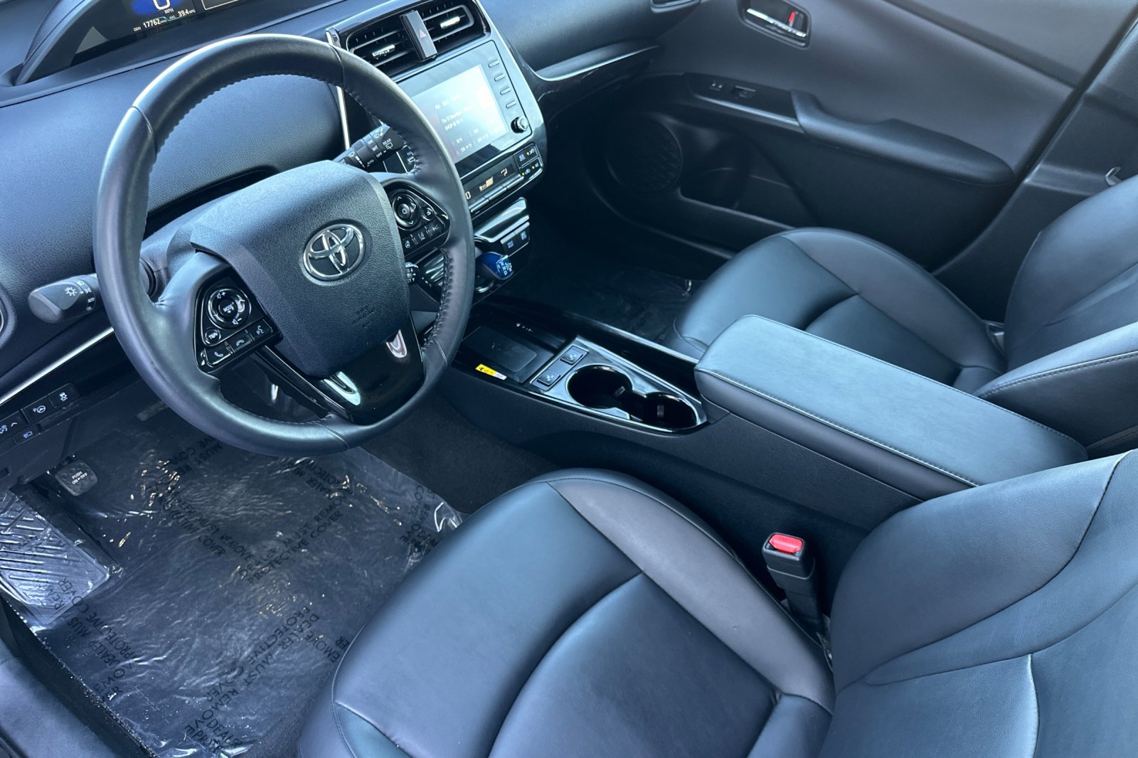 Used 2022 Toyota Prius L Eco image 7