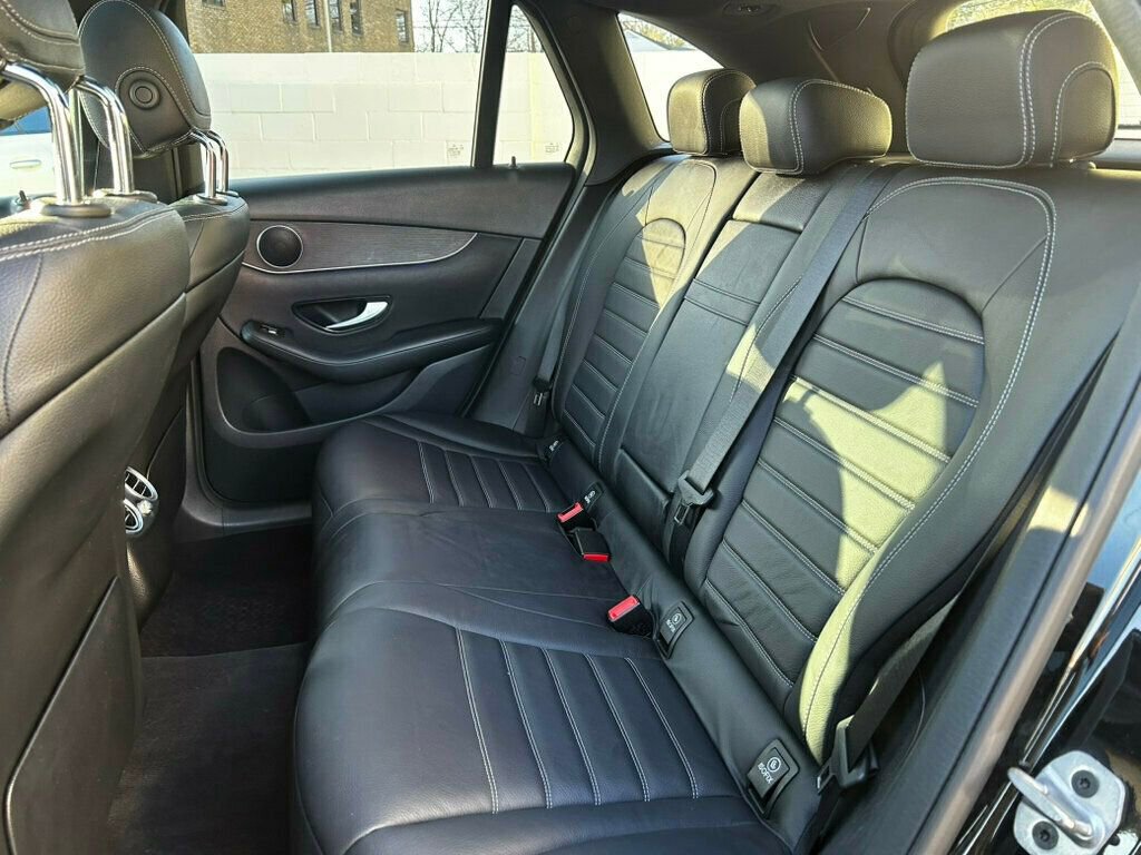 Used 2022 Mercedes-Benz GLC 300 4MATIC image 13