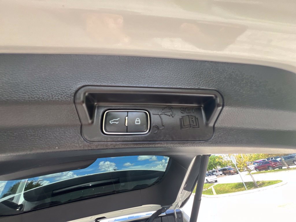 Used 2025 Ford Explorer ST AWD/4WD image 18